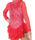 Une robe de style classique dans une couleur rouge corail profond